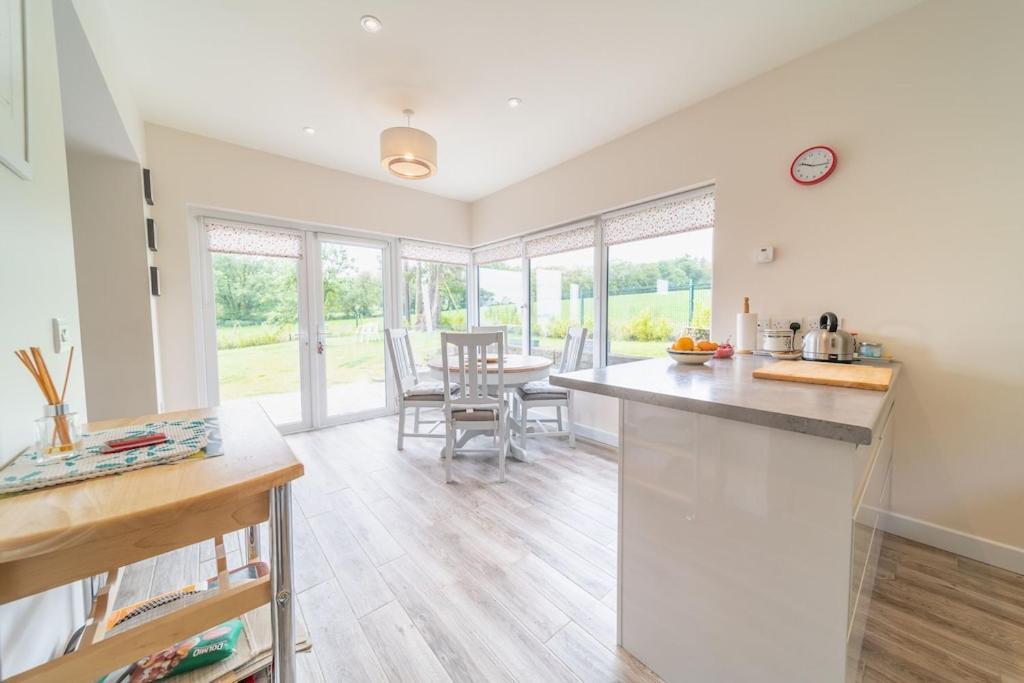 2 Bed Waterfront Property - Close To Courtmacsherry Cork Ngoại thất bức ảnh