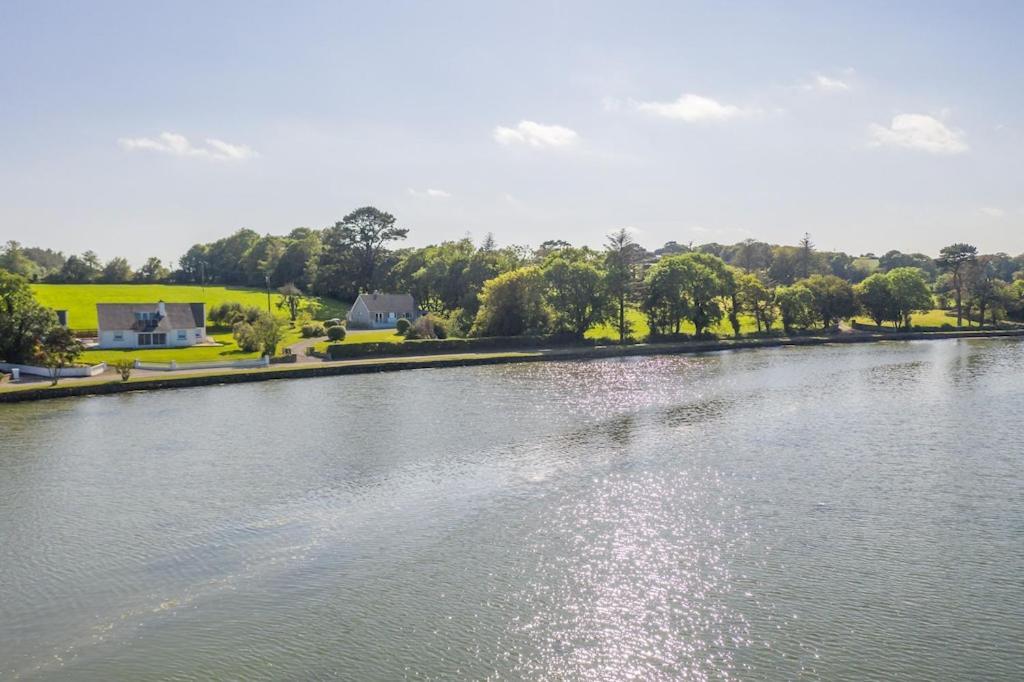 2 Bed Waterfront Property - Close To Courtmacsherry Cork Ngoại thất bức ảnh